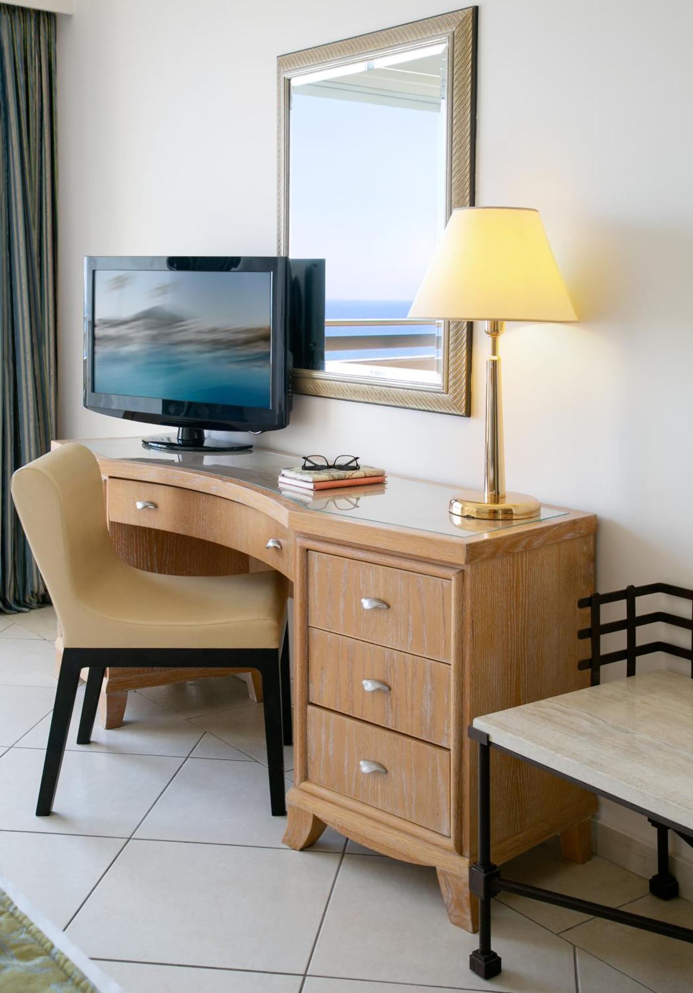 Atlantica Miramare Beach Limassol Ngoại thất bức ảnh